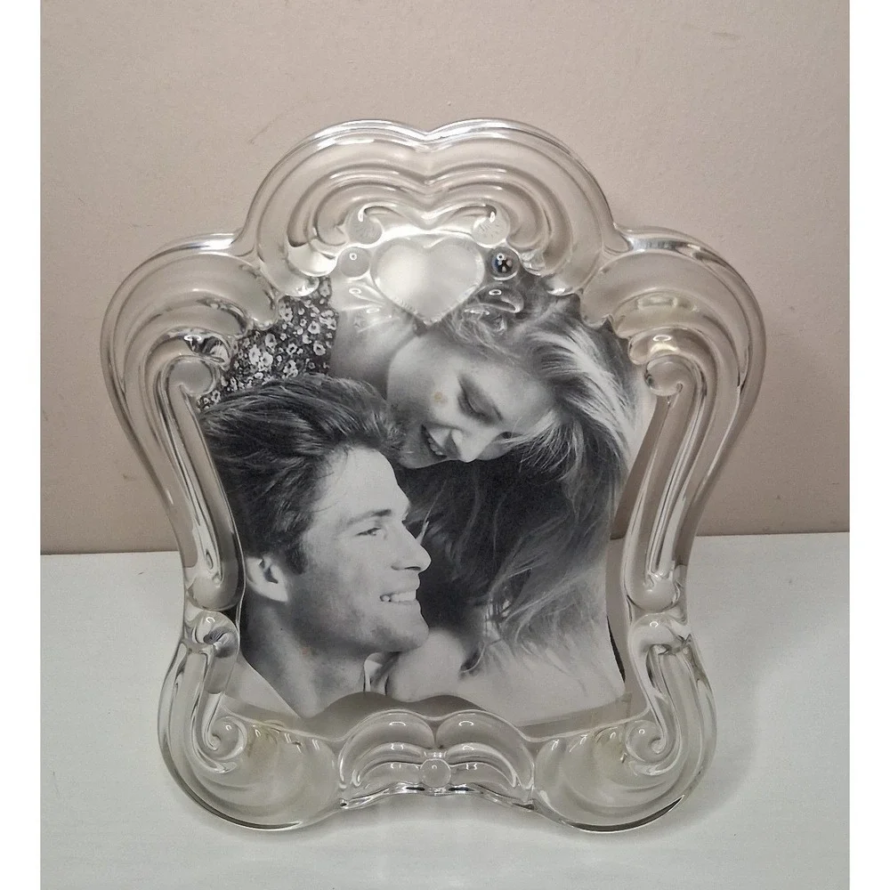 Vintage Style Clear Glass Picture Frame Heart Accent 4x5 Photo